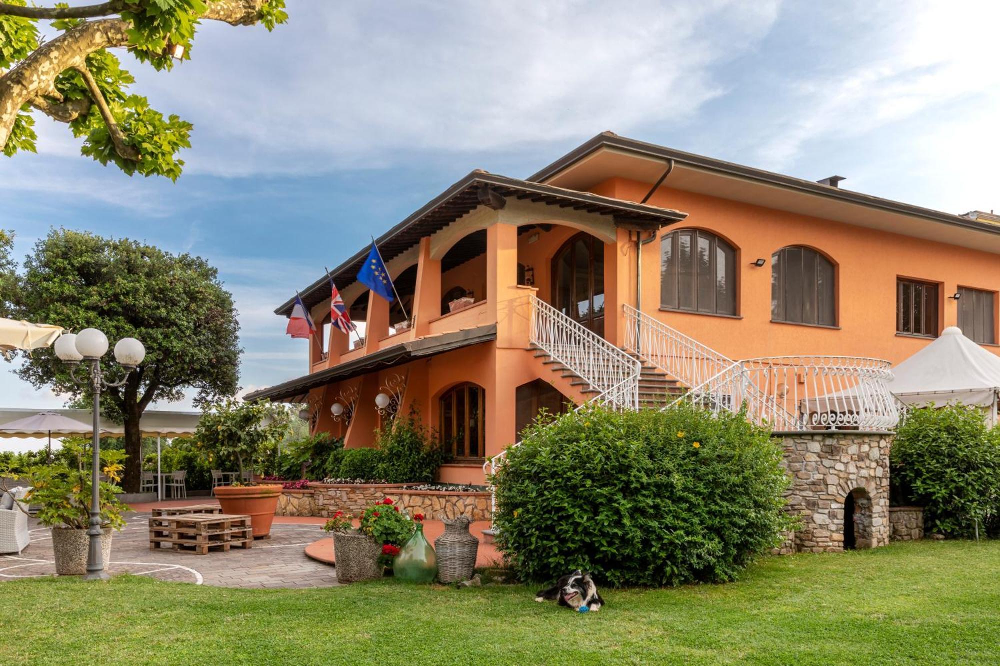 Holiday Prato Verde Chiatri Dış mekan fotoğraf